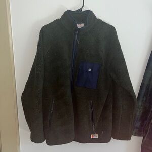 Fjall Raven Green Sherpa